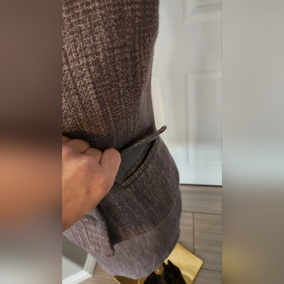 Banana Republic Taupe Skirt Suit - Size 4 - Picture 10 of 16